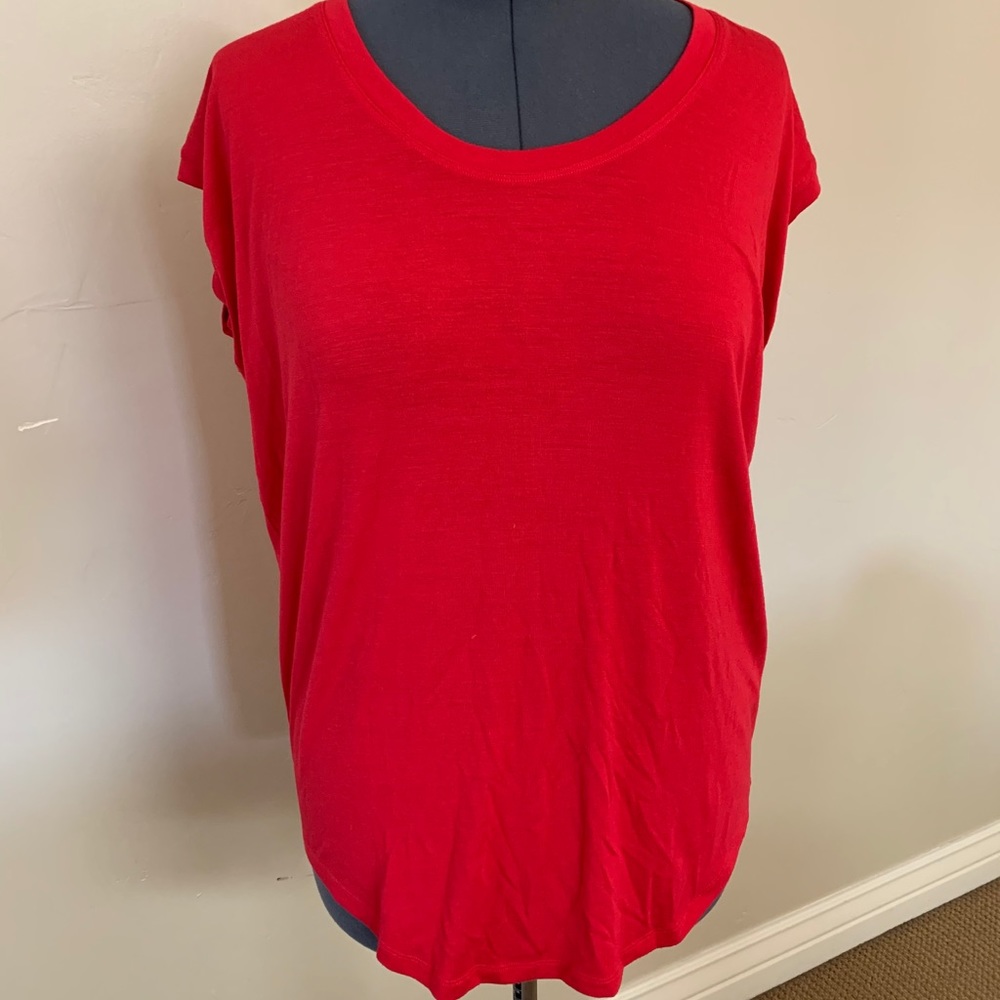 Athleta cloudlight stratus tee